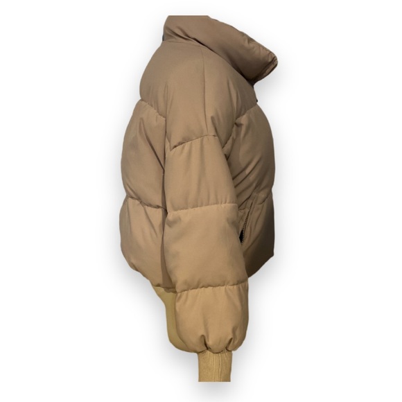 Oversized Puffer Jacket - Picture 3 of 4